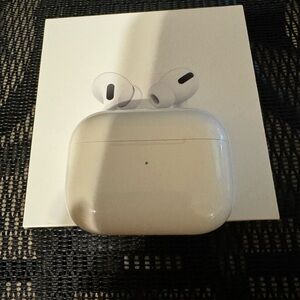 Apple AirPod Pros 1st gen, gently used, great condition. MWP22AM/A